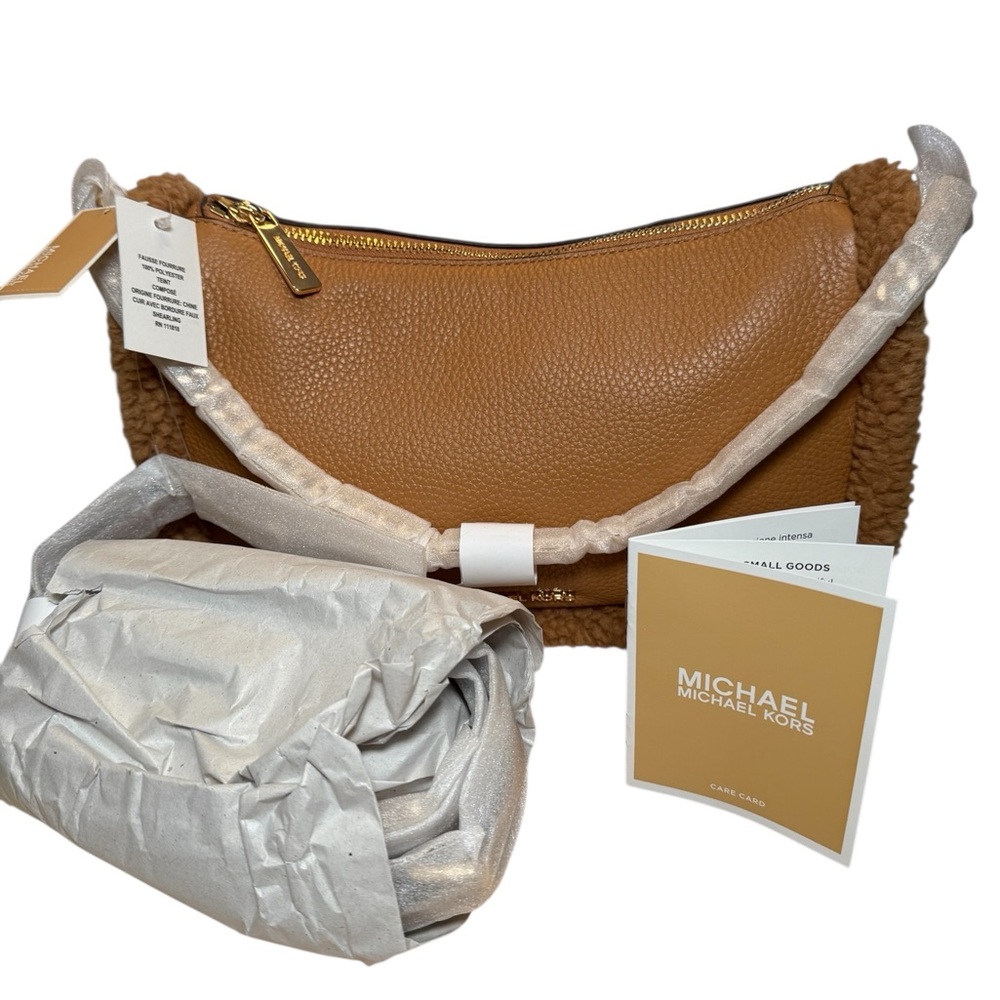NWT Michael Kors Pebbled Leather Carmela Crossbody Purse w/ Faux Shearling Trim